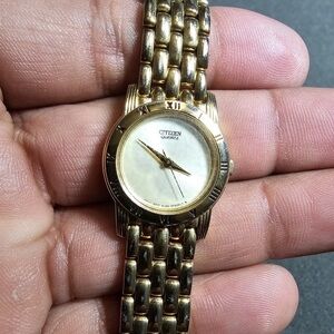 Citizen Ladies Quartz Wrist Watch Gold Tone Working 5930-S038413